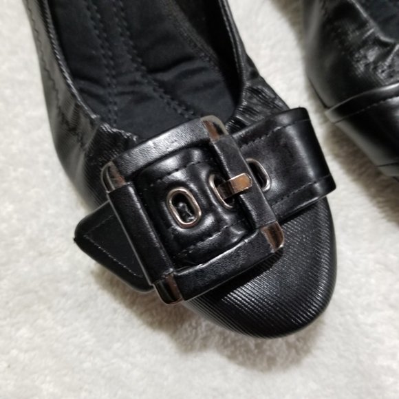 Nine West black low heels with buckle - Picture 2 of 8